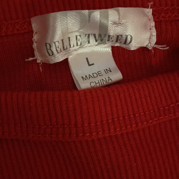 Very comfortable, cute, nice textures, color or shirt is red, large in kids! - Picture 2 of 2